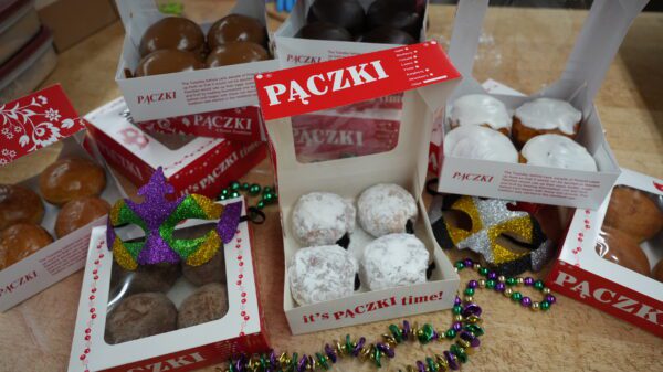powdered sugar paczki, marti gras props