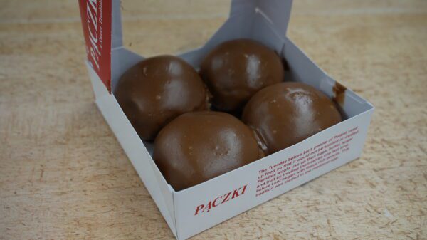 caramel paczki, apple filling